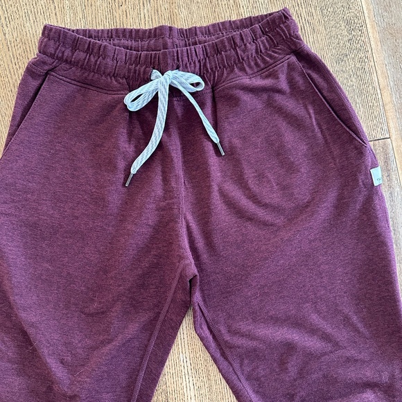 Vuori Performance Jogger - Picture 2 of 3